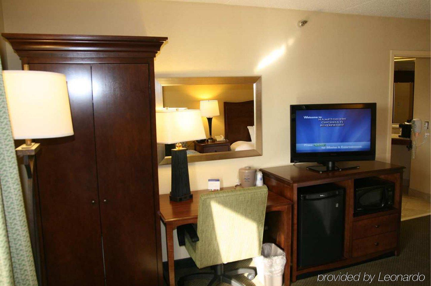 Holiday Inn Express & Suites Cincinnati Riverfront, An Ihg Hotel Covington Pokój zdjęcie
